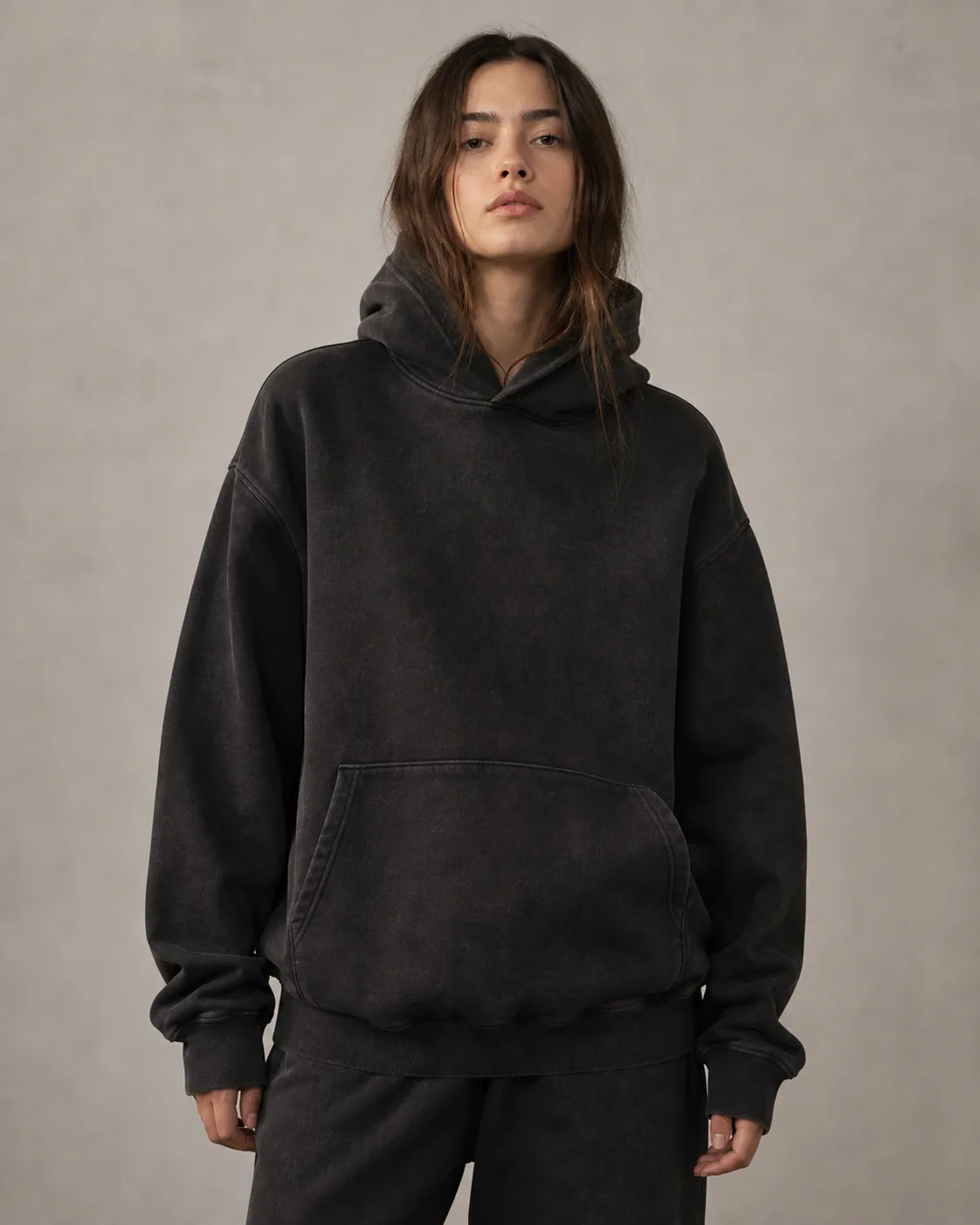 Core Pullover Hoodie in Washed Black